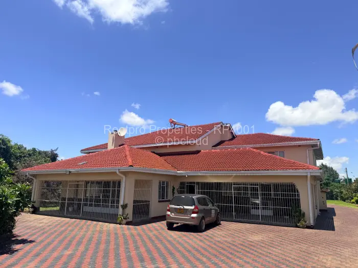10 Bedroom House for Sale in Goodhope, Harare