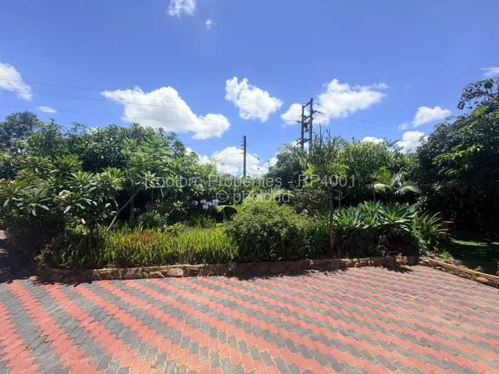 10 Bedroom House for Sale in Goodhope, Harare
