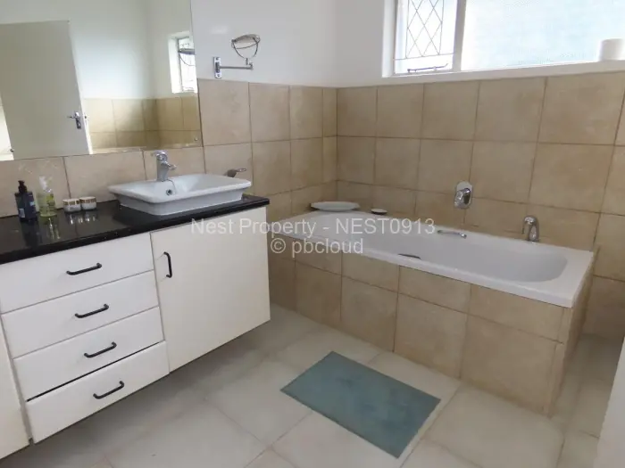 5 Bedroom House for Sale in Gunhill, Harare