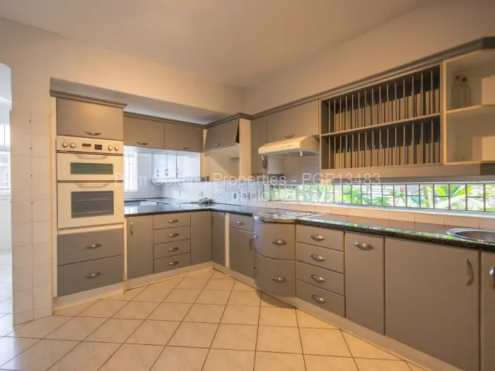 Townhouse/Cluster for Sale in Newlands, Harare