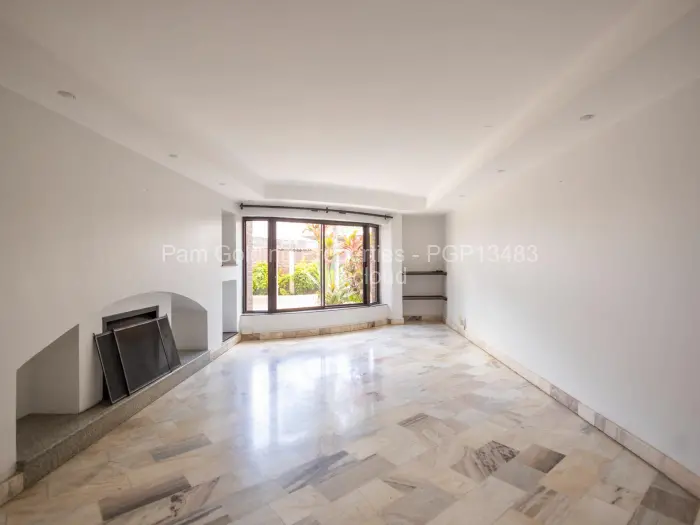 Townhouse/Cluster for Sale in Newlands, Harare