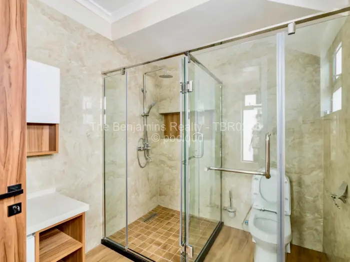 Townhouse/Cluster to Rent in Newlands, Harare