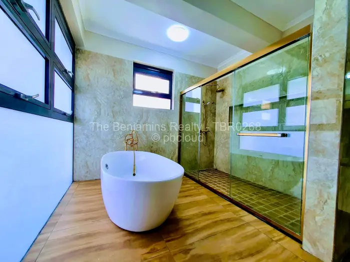 Townhouse/Cluster to Rent in Newlands, Harare