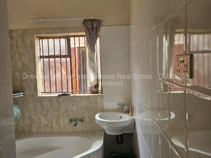 4 Bedroom House to Rent in Gletwin Park