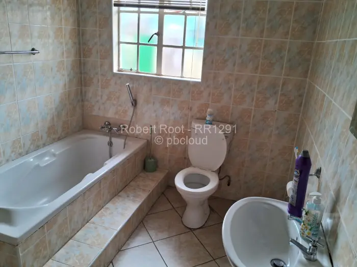 Townhouse/Cluster for Sale in Waterfalls, Harare