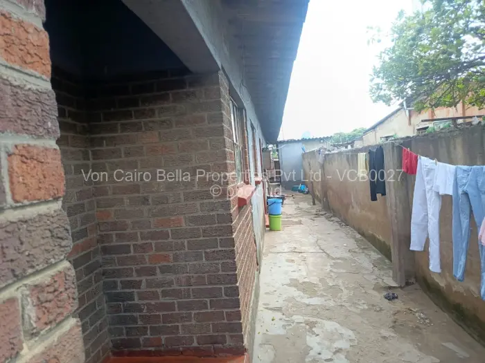 4 Bedroom House for Sale in Mufakose, Harare