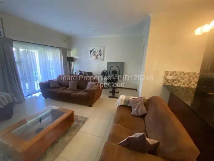 Townhouse/Cluster to Rent in Newlands, Harare