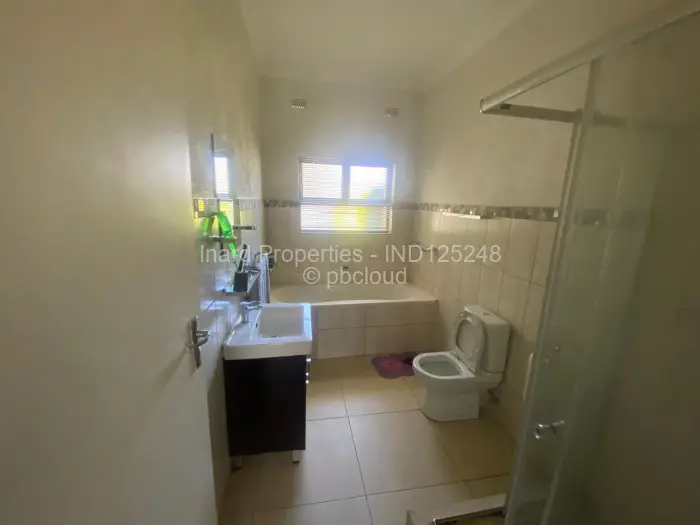 Townhouse/Cluster to Rent in Newlands, Harare