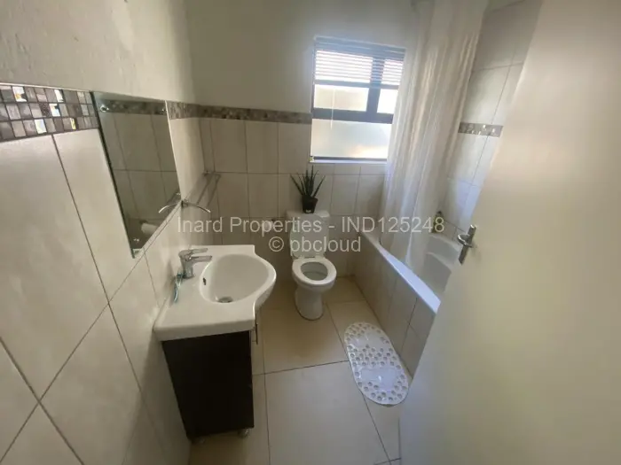 Townhouse/Cluster to Rent in Newlands, Harare