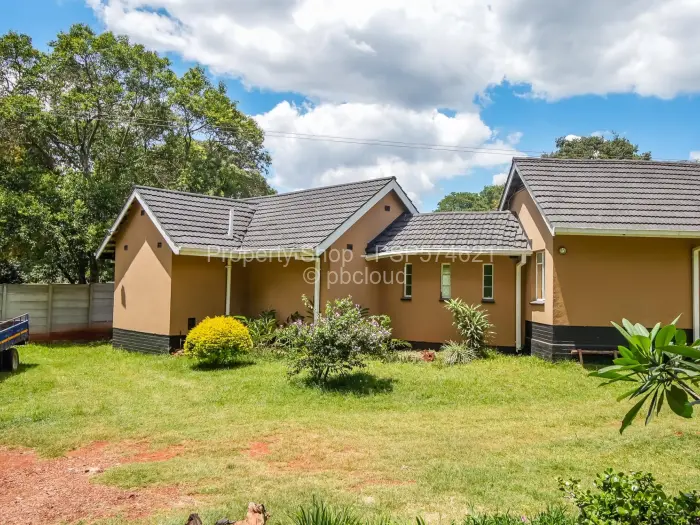 5 Bedroom House for Sale in Highlands, Harare