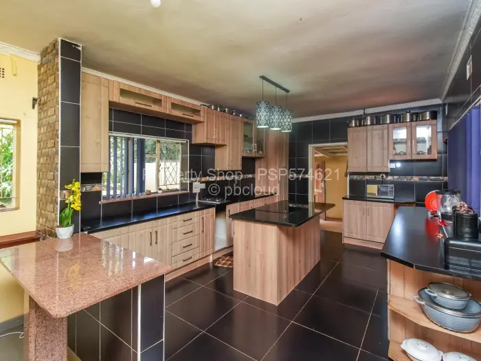 5 Bedroom House for Sale in Highlands, Harare