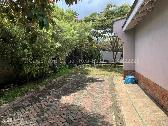 2 Bedroom House to Rent in Monavale, Harare