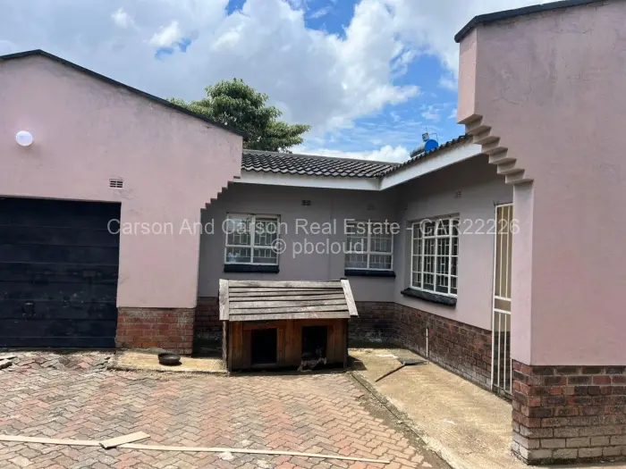2 Bedroom House to Rent in Monavale, Harare