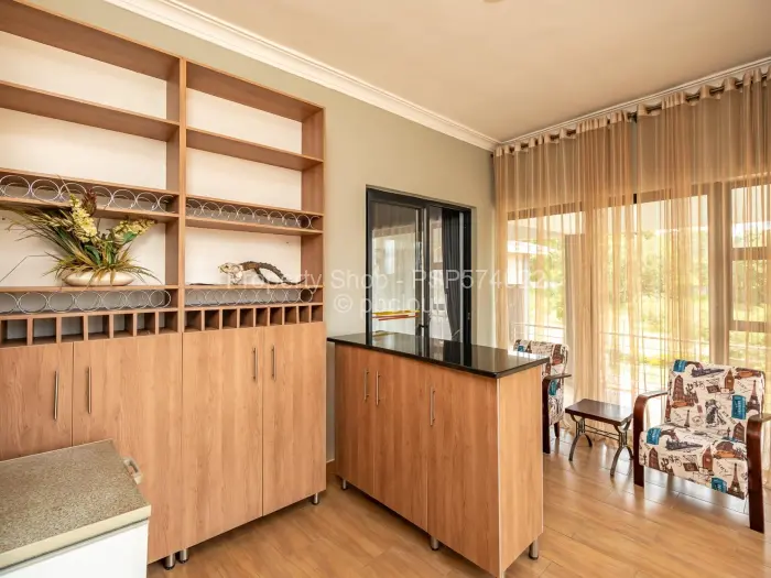 6 Bedroom House to Rent in Colray