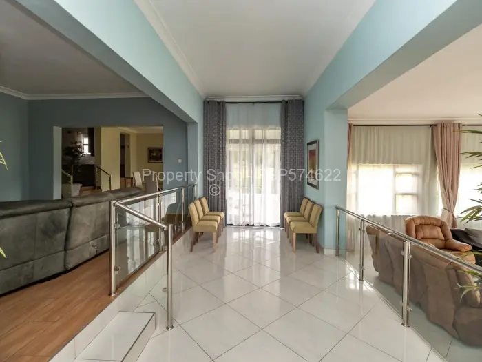 6 Bedroom House to Rent in Colray