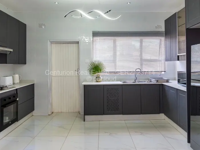 Townhouse/Cluster to Rent in The Grange, Harare