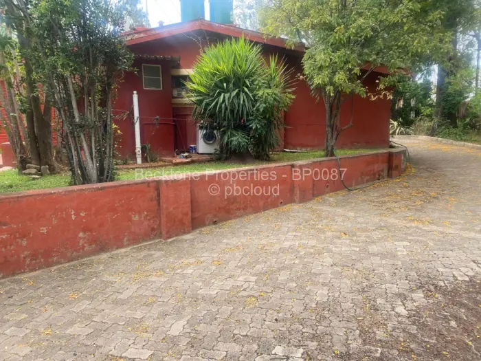 5 Bedroom House for Sale in Glengarry, Bulawayo