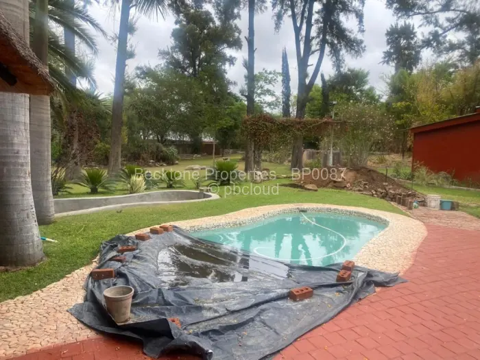5 Bedroom House for Sale in Glengarry, Bulawayo
