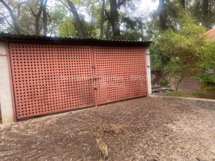 5 Bedroom House for Sale in Glengarry, Bulawayo