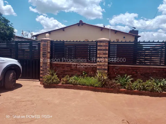 5 Bedroom House for Sale in Kuwadzana, Harare