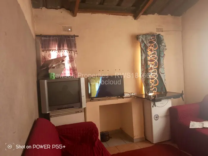 5 Bedroom House for Sale in Kuwadzana, Harare