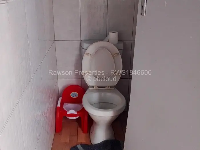 5 Bedroom House for Sale in Kuwadzana, Harare