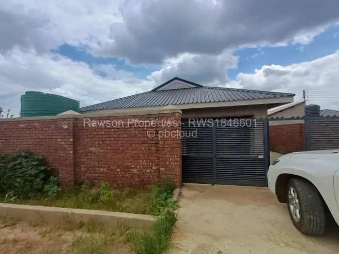 6 Bedroom House for Sale in Budiriro, Harare
