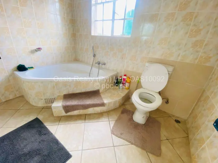 Townhouse/Cluster for Sale in Waterfalls, Harare