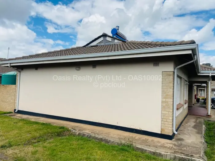 Townhouse/Cluster for Sale in Waterfalls, Harare