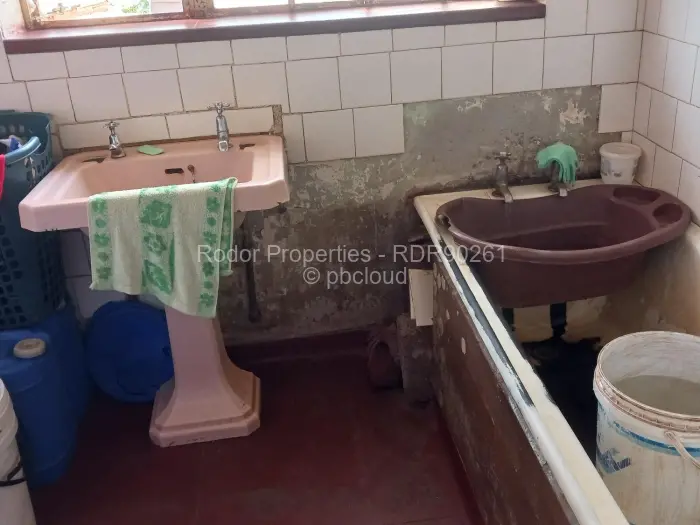 4 Bedroom House for Sale in North End, Bulawayo