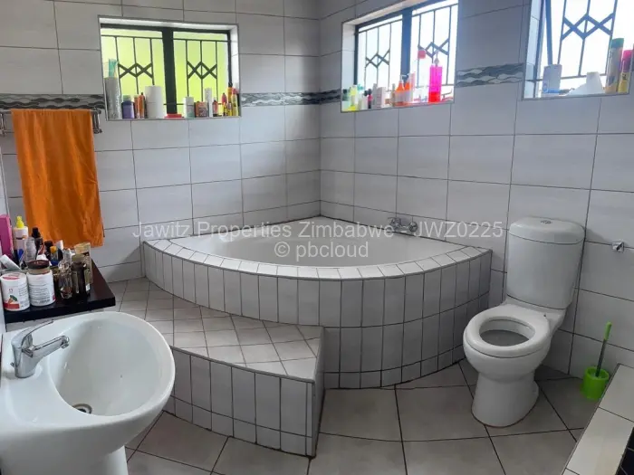 5 Bedroom House for Sale in Belvedere, Harare