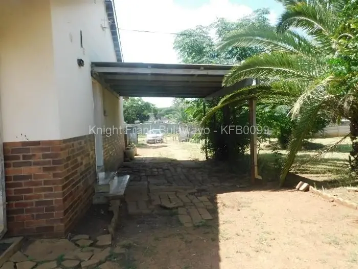 3 Bedroom House to Rent in Montrose Byo, Bulawayo