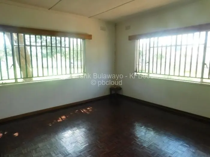 3 Bedroom House to Rent in Montrose Byo, Bulawayo
