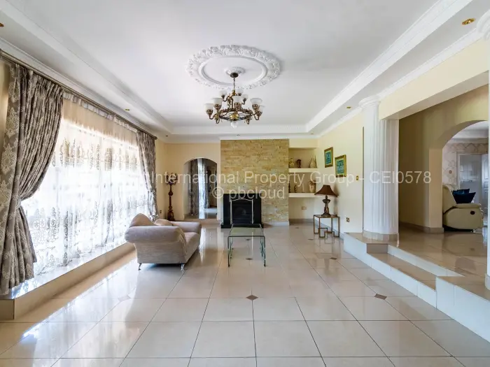 6 Bedroom House to Rent in Borrowdale, Harare