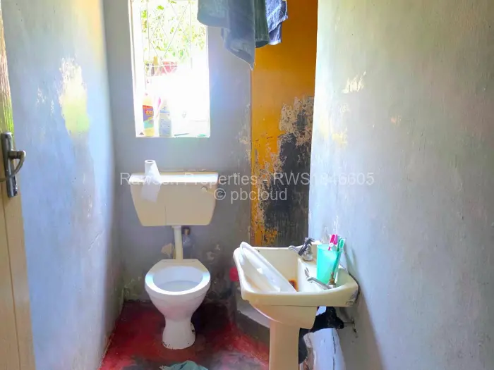 2 Bedroom House for Sale in Kuwadzana, Harare