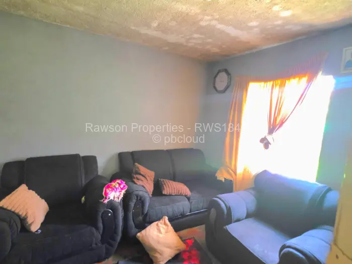 2 Bedroom House for Sale in Kuwadzana, Harare