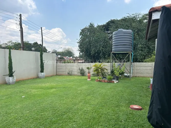 Townhouse/Cluster to Rent in Highlands, Harare