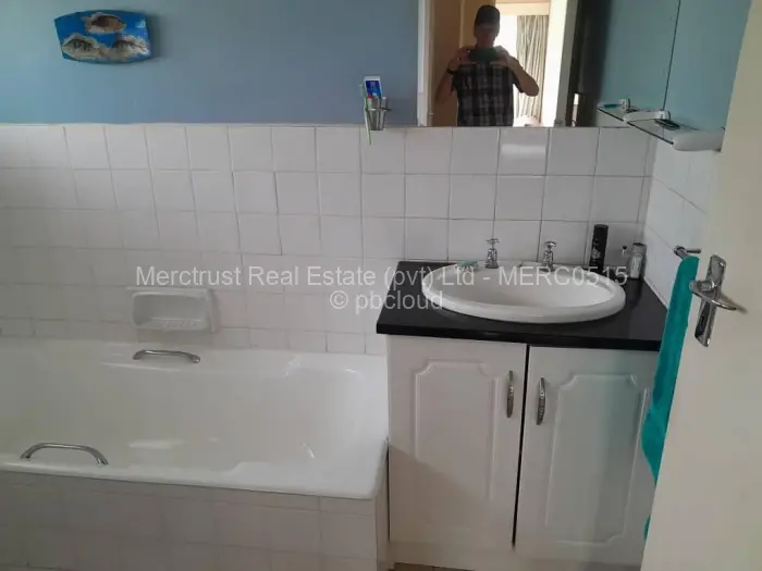 5 Bedroom House for Sale in Highlands, Harare