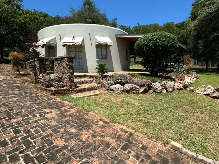 3 Bedroom House for Sale in Victoria Falls, Victoria Falls