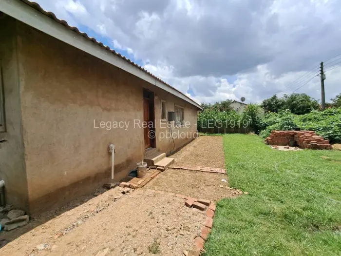 4 Bedroom House for Sale in Westlea, Harare