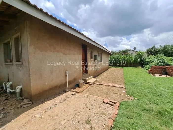 4 Bedroom House for Sale in Westlea, Harare