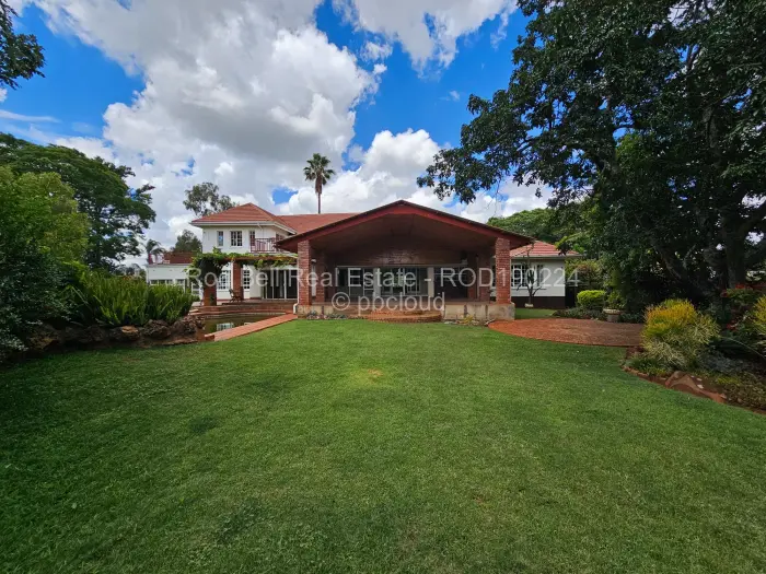 6 Bedroom House for Sale in Chisipite, Harare