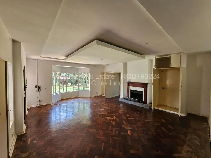 6 Bedroom House for Sale in Chisipite, Harare