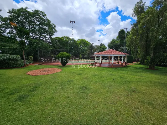 6 Bedroom House for Sale in Chisipite, Harare