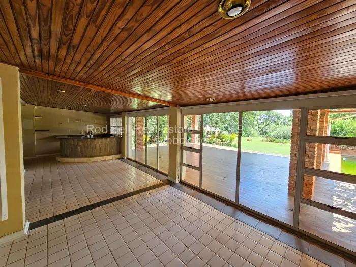 6 Bedroom House for Sale in Chisipite, Harare