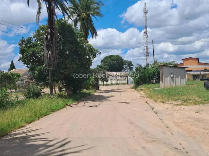 Warehouse/Industrial to Rent in Chitungwiza, Chitungwiza