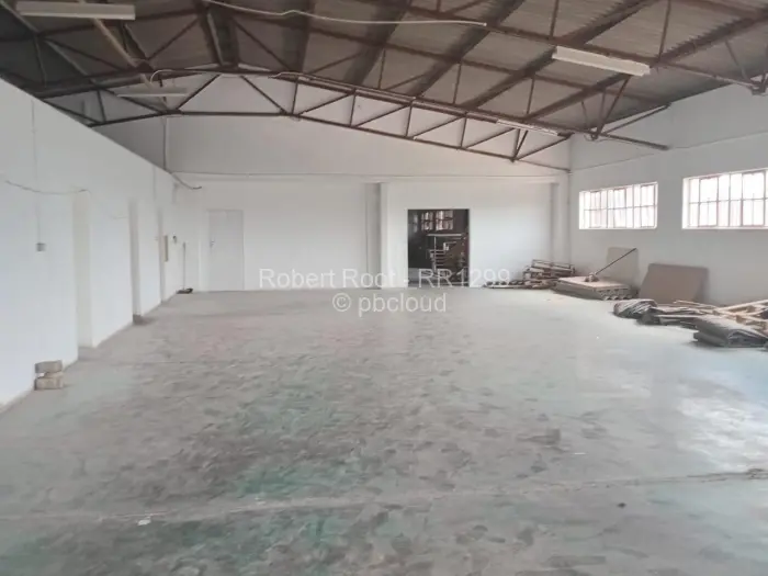 Warehouse/Industrial to Rent in Chitungwiza, Chitungwiza