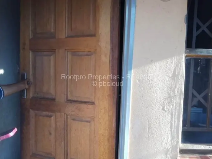 5 Bedroom House for Sale in Warren Park, Harare