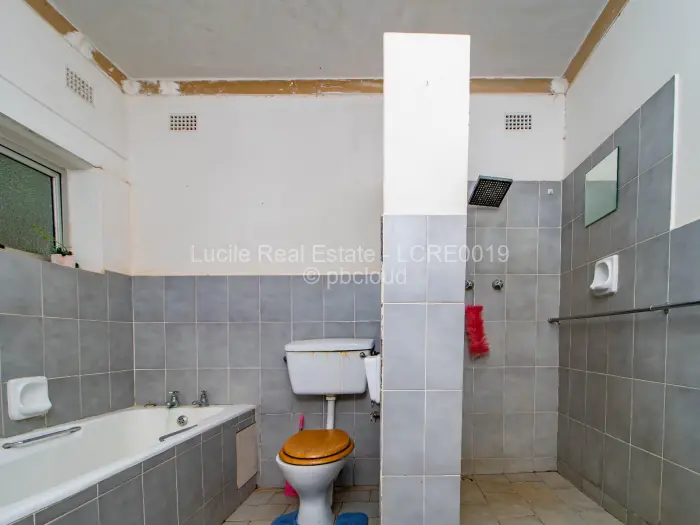 5 Bedroom House for Sale in Borrowdale, Harare