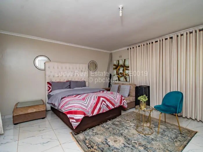 5 Bedroom House for Sale in Borrowdale, Harare